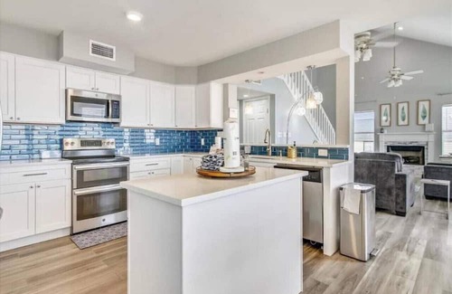 Galveston Casa | Beachfront Envy Home Sleeps 16