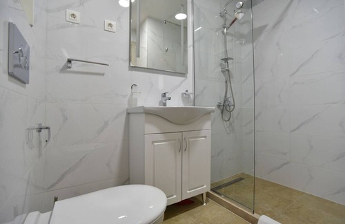 Becici Apartamento | Sea View Flat w Balcony 5 min to Beach in Budva