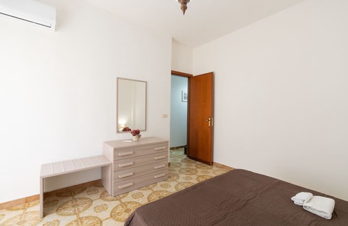 Partanna Apartamento | Holiday Apartment 'Casa Mazzini' with Balcony