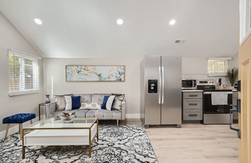 Kipling Casa | Updated Clean Retreat Next to Beautiful Creek and Trail