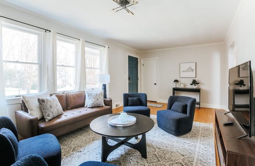Lewis Mountain Casa | *NEW* Lewis Mtn Retreat: Walk to UVA & JPJ