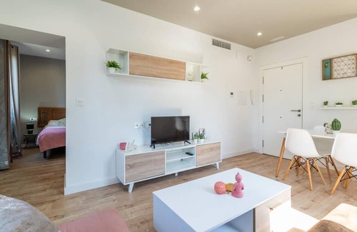 Cervantes Apartamento | Apartment in a restored mansion in Granada.