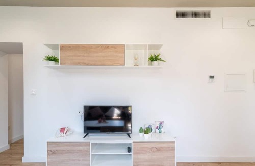 Cervantes Apartamento | Apartment in a restored mansion in Granada.
