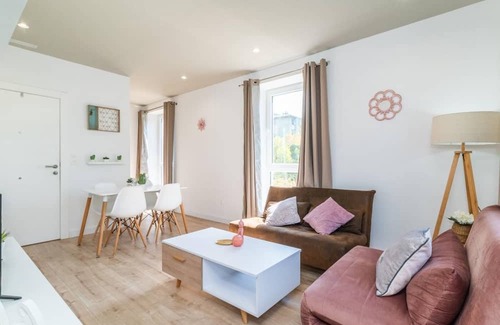Cervantes Apartamento | Apartment in a restored mansion in Granada.