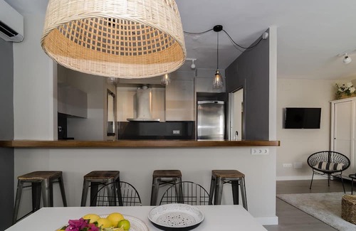 Centro de Sitges Apartamento | Sitges Spaces Deluxe Centre Apartment- 1Bedroom/1Bath/Terrace- Sleeps up to 4