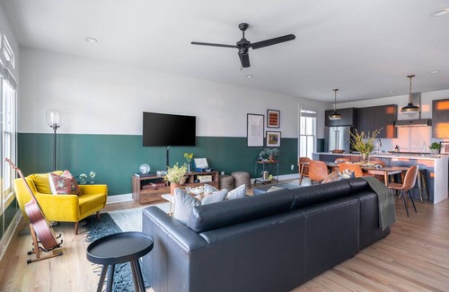 Buena Vista Casa | Tammy by AvantStay | Chic 4BR Condo in Heart of Nashville