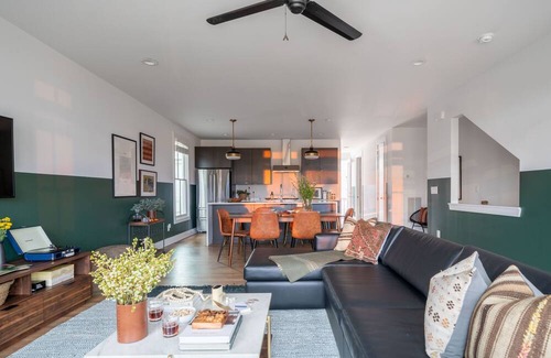 Buena Vista Casa | Faith by AvantStay | Stylish 4BR Condo in Heart of Nashville