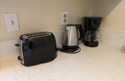 Copperas Cove Apartamento | 1 BR APT w/Kitchen, Sleeps Four! Ideal for PCSing In or Out. No extra fees