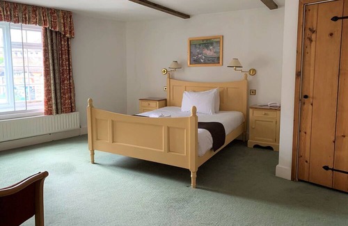 Shepperton Casa | 3 bedroomed property ideally located close to London and top tourist attractions