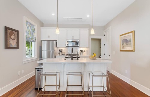 French Quarter Apartamento | Dianna Browns Place | Historic District