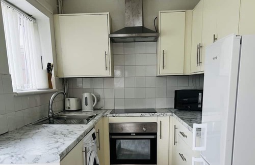 St Helens Casa | Two bedroom house , in a lovely neighbourhood, with a lot amenities around