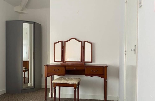 St Helens Casa | Two bedroom house , in a lovely neighbourhood, with a lot amenities around