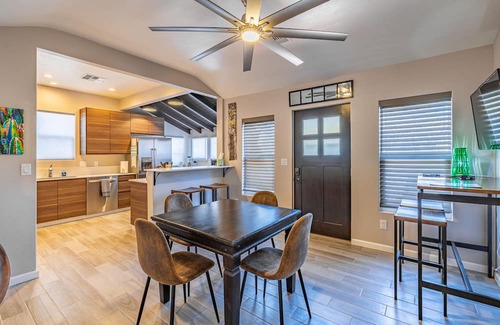 Tucson Casa | Modern, new house. One Block from Campus