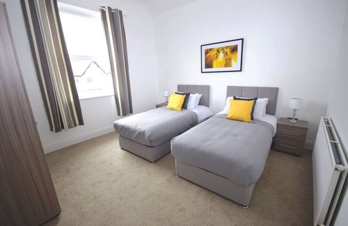 Lytham St. Anne's Casa | Lytham Place - Exceptionally spacious, central apartment in Lytham St Annes