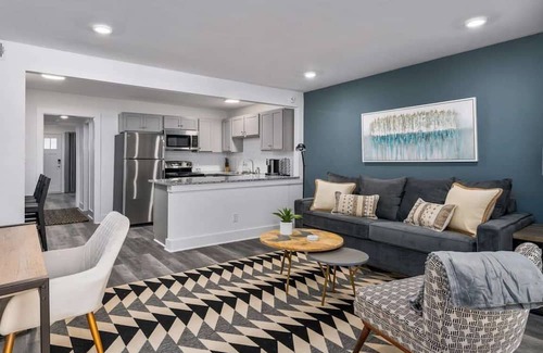 Forest Park Apartamento | Modern Apt. close to Restaurants - Highland Golf