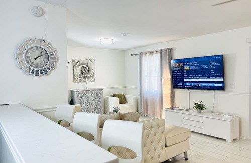 Largo Casa | Beach Resort Retreat Accessible Home with swim spa jacuzzi