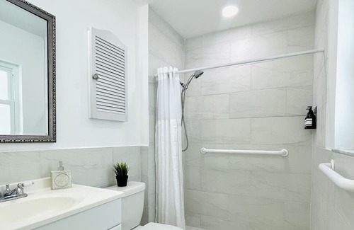 Largo Casa | Beach Resort Retreat Accessible Home with swim spa jacuzzi