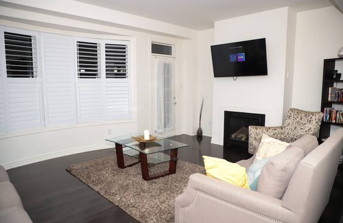 Brampton Casa | Pleasantries in Mount Pleasant