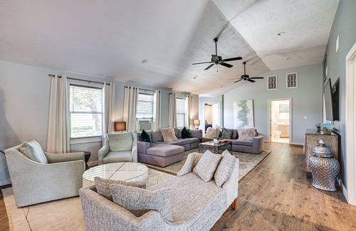 College Station Casa | College Station Vacation Rental: 4 Mi to Texas A&M