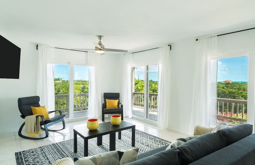 Long Bay Hills Casa | Villa DelEvan 4F - 12 min. walk from the pristine Long Bay Beach,