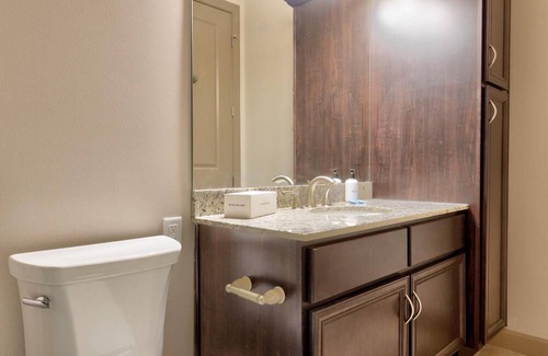 Central West End Apartamento | St. Louis | Gorgeous 2BD/2BA Central West End Apartment