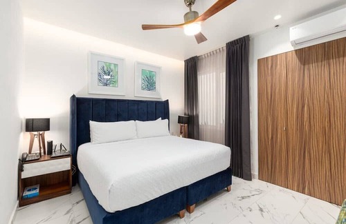 Centro de Puerto Vallarta Condominio | Luxurious 2 bed 2 bath. Avida!