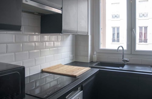 Clichy Apartamento | Spacious And Bright Apt Located In Clichy!