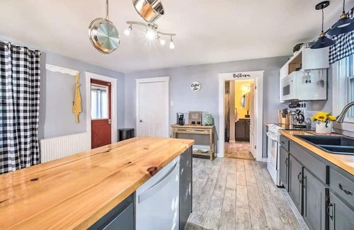 Bingham Casa | Comfortable, Charming Home Near Outdoor Adventure. Pet Friendly!