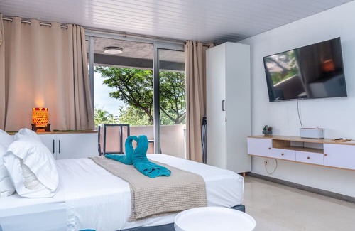 Pa'ofa'i Apartamento | Cozy Studio in Papeete - Park View | AC | Netflix | Secure Parking