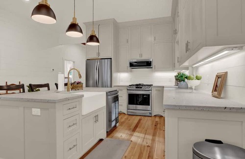 Fredericksburg Casa | LOCATION! One Block to Main Street/Wineries!