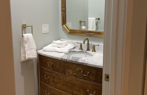 Buffalo Apartamento | 4 Luxury Suites in a beautifully restored historic building in Buffalo, Texas.
