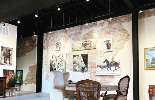 Buffalo Apartamento | 4 Luxury Suites in a beautifully restored historic building in Buffalo, Texas.