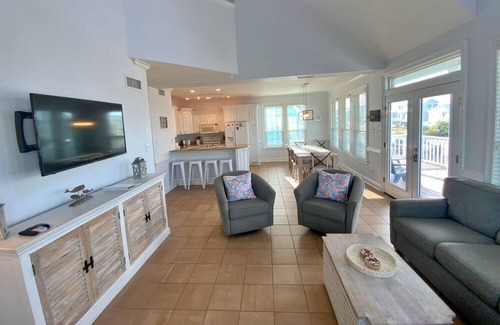 Morgantown Casa | Modern second tier home w/ great views and pet friendly