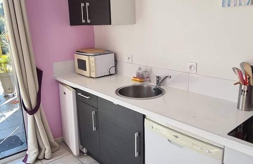 Theix-Noyalo Casa | Homerez - Property 9 km away from the beach for 2 ppl. with shared pool at Theix