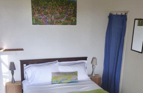 Pond Hill Cabaña | Nueva cabaña de jardín con impresionantes vistas y wifi