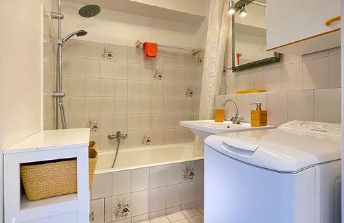 Frejus Plage Apartamento | Nice Studio With Balcony Near The Beach