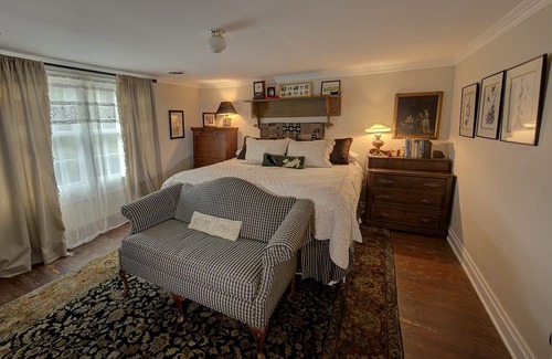 Roseland Casa | Possum Trot Farmhouse + Lodge in the Blue Ridge South of Charlottesville!