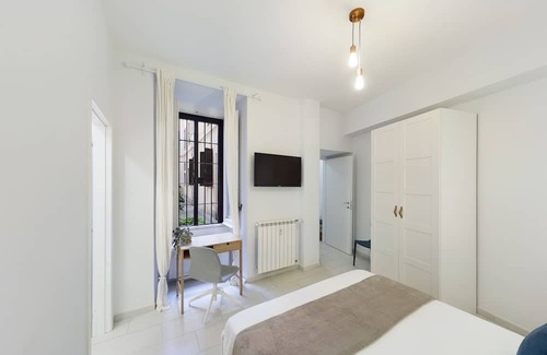 Rione XIV Borgo Casa | Proserpina's Garden