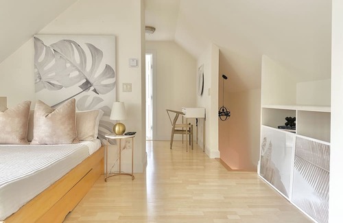 Marlborough Casa | Near BOSTON - Cozy and Renovated 4 Beds 2 bath Home w/ Backyard FREE WIFI 6.