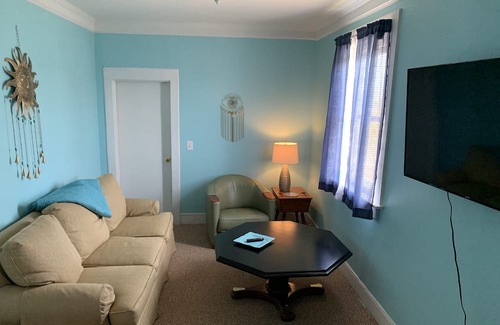 Norfolk Casa | Rustic Ocean View Beach House - BEST Location in Ocean View! 2 bed/1 bath House