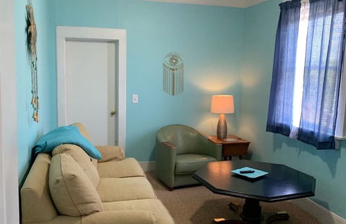 Norfolk Casa | Rustic Ocean View Beach House - BEST Location in Ocean View! 2 bed/1 bath House