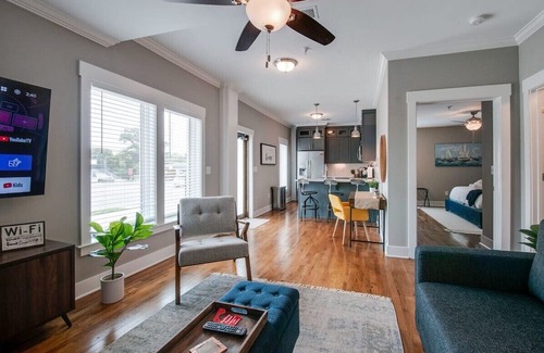 Nashville Apartamento | New Nashville Condo with 2 King beds, walk to bars