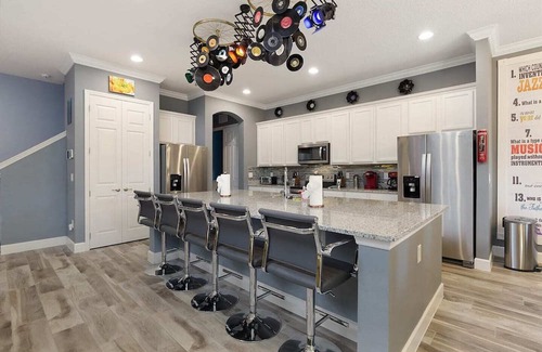 Briargrove Casa | AS SEEN ON TV! Music City Bowling Villa Solterra