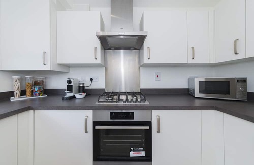 Reading Casa | Greenfield Modern 3 Bed room Home - Southscote lane, Reading
