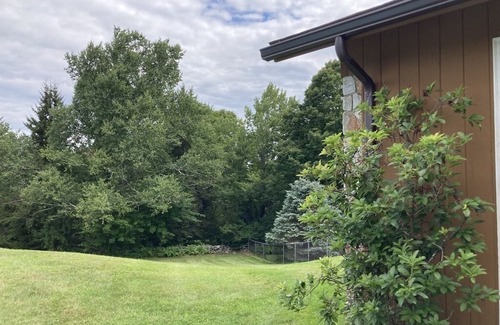 Whitingham Casa | New Rental! Fabulous, Spacious Mountain Family Retreat on 13 Acres
