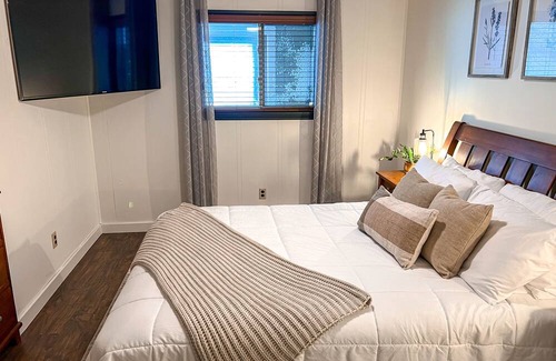 Snowshoe Condominio | COMPLETELY Remodeled Modern Condo in Summit!