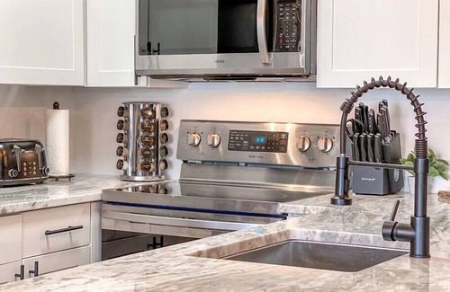 Snowshoe Condominio | COMPLETELY Remodeled Modern Condo in Summit!