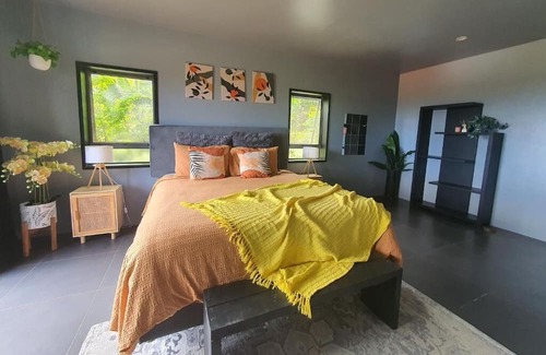 Takuvaine Tapere Casa | Beautiful Family Friendly House with Pool