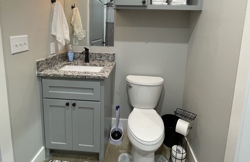 Jasper Cabina | Cozy cabin located on the Angelina River and minutes away from lake Sam Rayburn.