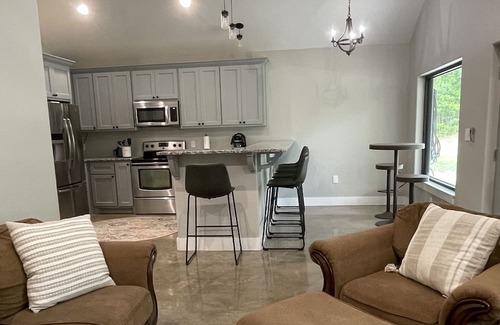 Jasper Cabina | Cozy cabin located on the Angelina River and minutes away from lake Sam Rayburn.
